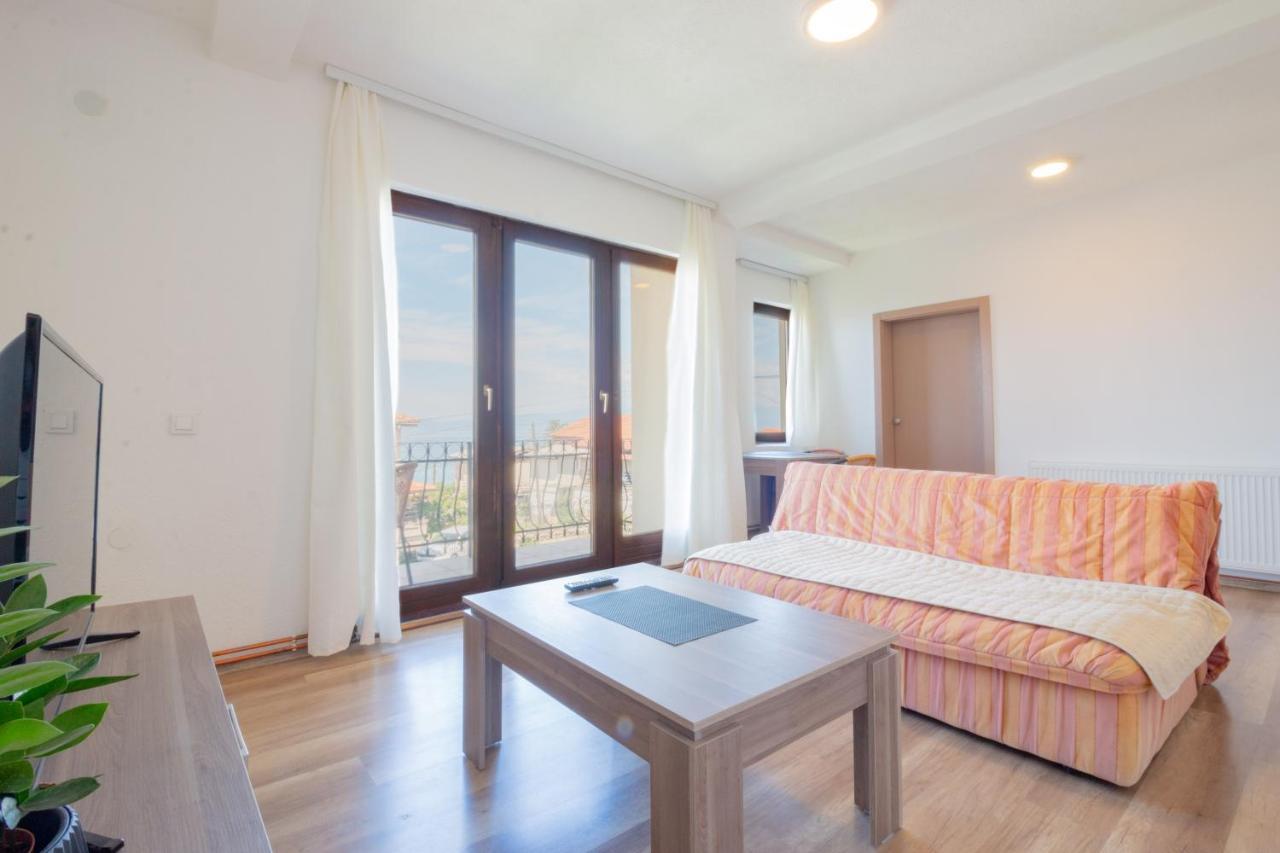 Et Larum Peštani Exterior foto